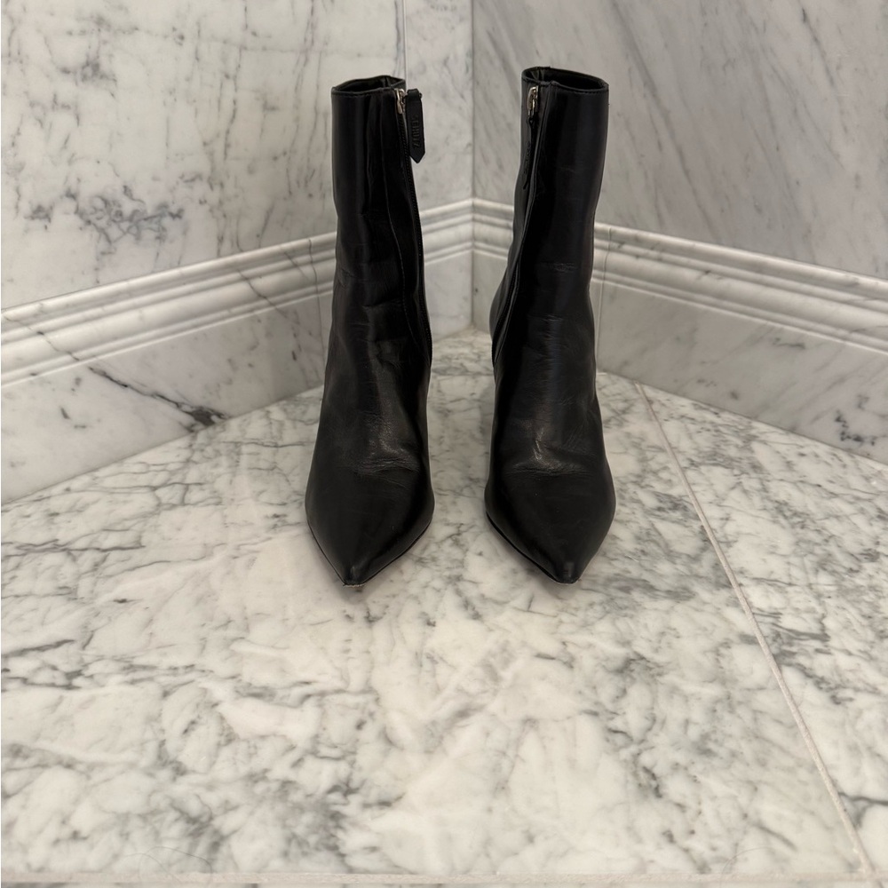 Schutz Black Leather Pointed Toe Ankle Boots 2.5–3” Heel Size 7.5